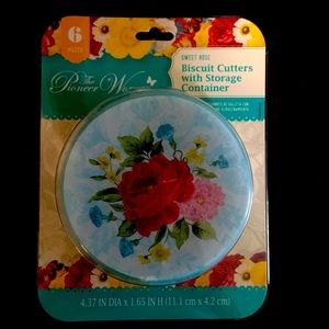 Pioneer Woman Biscuit Cutter with holder